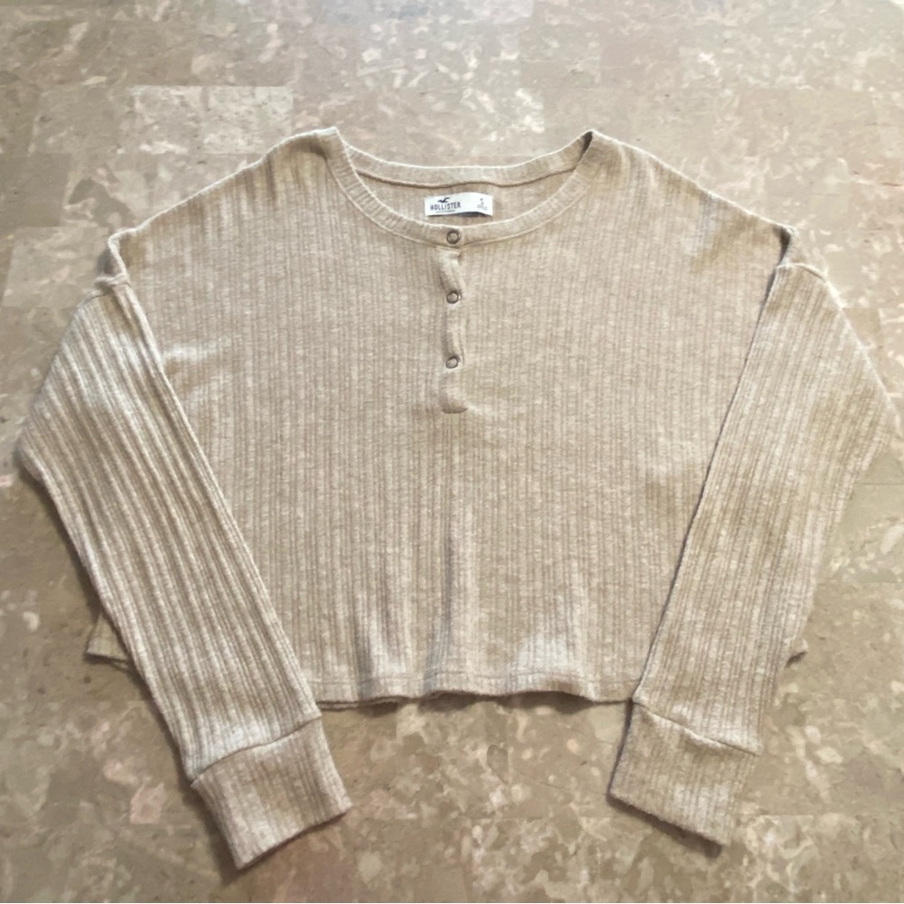 Hollister Ribbed Tan Crew Neck Sweater